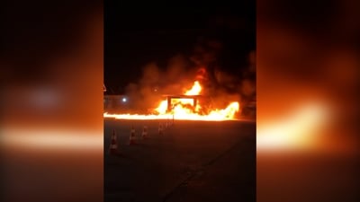 فيديو لحريق هائل ضرب محطة وقود بسبب سائق مسنّ في الموصل