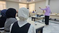 هيت: 40 شاباً وشابة يتعلمون الإنكليزي وبرامج الكومبيوتر...