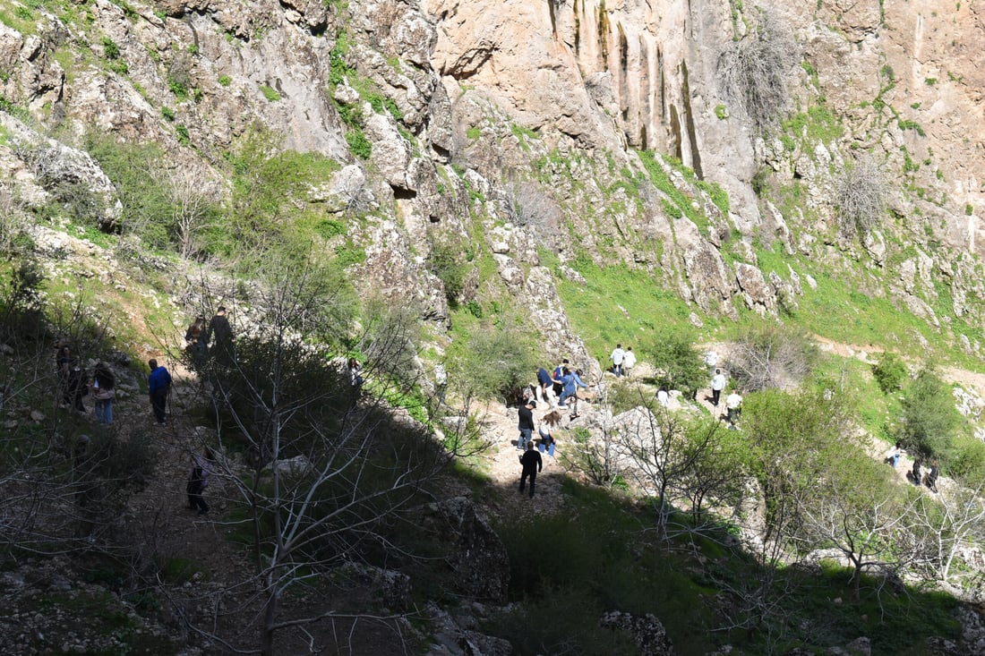صور: مسيحيو شقلاوة يحيون ذكرى ربن بويا على ارتفاع 1270 متراً