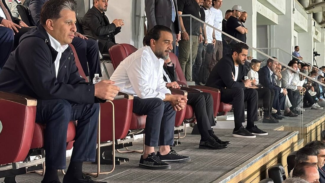 صور: الحلبوسي من مدرجات الزوراء يتابع فريقه البرتقالي ضمن دوري النجوم