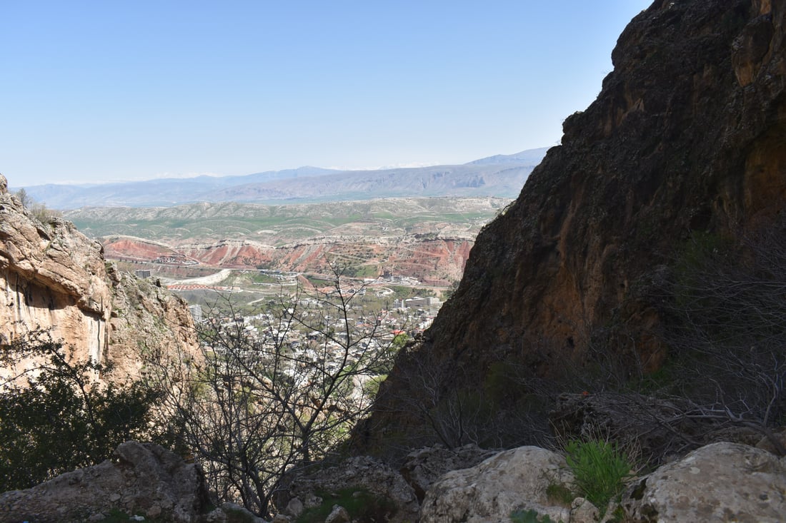 صور: مسيحيو شقلاوة يحيون ذكرى ربن بويا على ارتفاع 1270 متراً