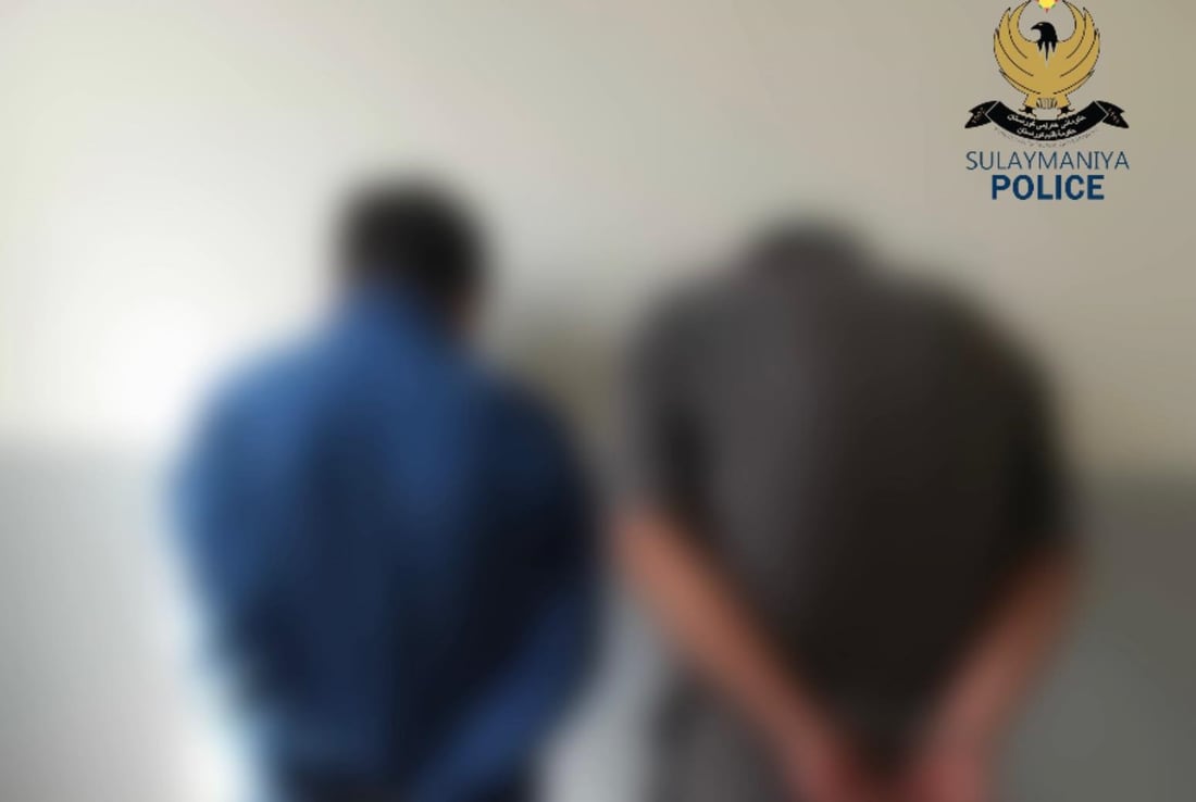 دوو کەس لەسەر دزینی پارە لە فرۆشتگایەک دەستگیر کران