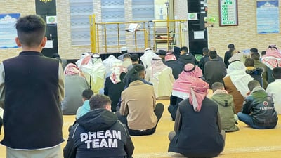 صور: أهالي تل عبطة يؤدون صلاة العيد برسالة ضد الطائفية والكراهية