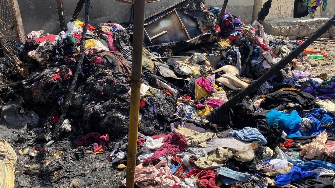 فيديو مؤلم.. بائعات سوق هرج الناصرية افتتحن بسطاتهن مجدداً فوق ركام الحريق