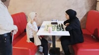صور: البنات والأولاد في ذي قار يلعبون الشطرنج للتأهل ال...