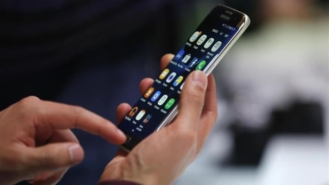 روابط وهمية تصل إلى هواتف العراقيين.. مركز مختص يحذر من اختراق عبر واتساب