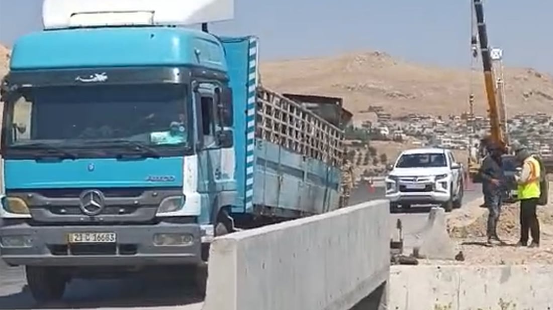 شۆفێرێک کەوتە ژێربارهەڵگرەکەی و گیانی لەدەستدا