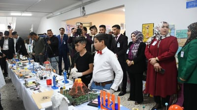 الكوت: ثانويات المتفوقين.. محاضرات بـ 4 لغات وتركيب أفيون صناعي وابتكار سكانر