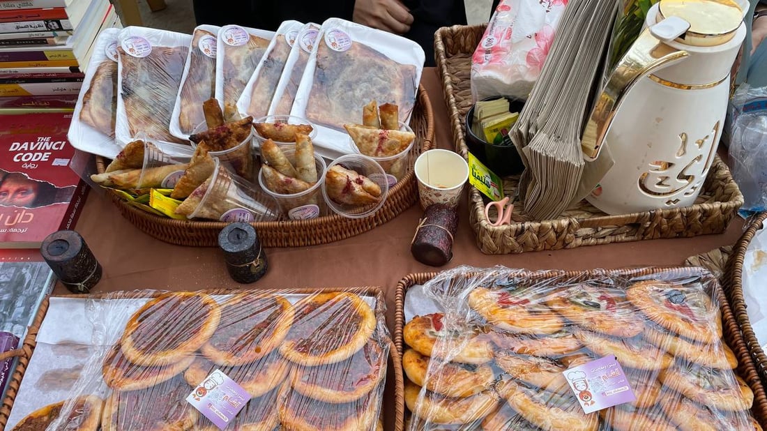 العلوية ضحى لا تحتاج المال لكنها تطبخ لأهل النجف من أجل الشغف (صور وأسعار)