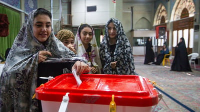 ماوەى دەنگدانى هەڵبژاردنەکەى ئێران دوو کاتژمێرى دیکە درێژکرایەوە