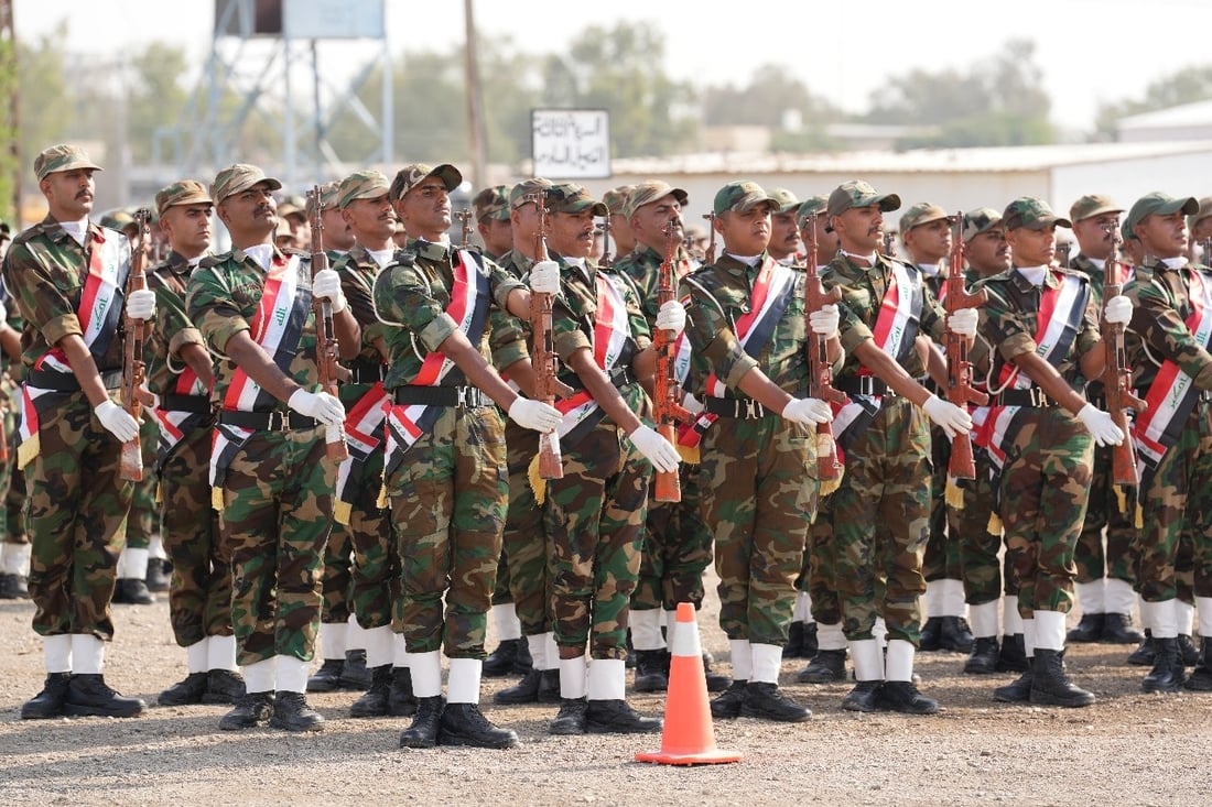 صور من الاستعراض العسكري لخريجي دورة عقود الشرطة في واسط