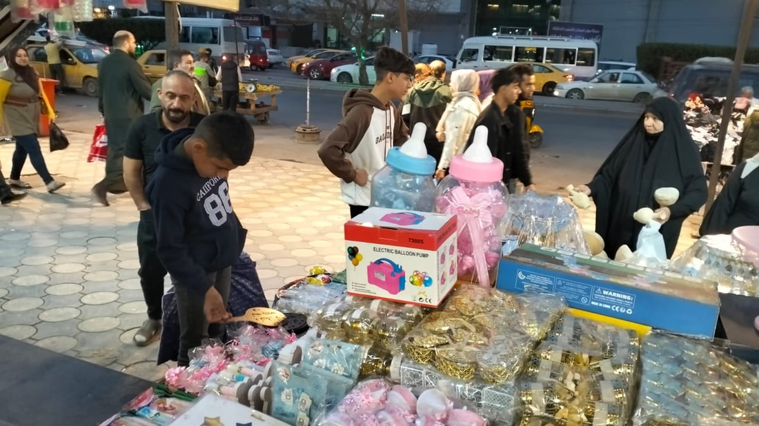 صور: أسواق بغداد الجديدة تستعد لإحياء “ليلة زكريا”.. على أمل الرزق والذريّة