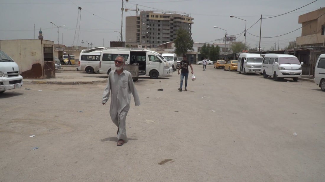 صور: طابور كراج الحلة غاضب من الچابك.. “يخطف العبرية بينما ننتظرهم لساعات”