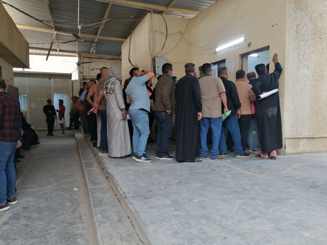 بابل: طوابير طويلة أمام شعبة اللجان الطبية.. وصولات فحص النظر “لا تكفي” (صور)