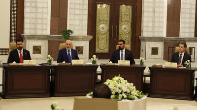 قبل ساعات من سفرة واشنطن.. الزيدي يجمع كل الأحزاب في القصر الجمهوري