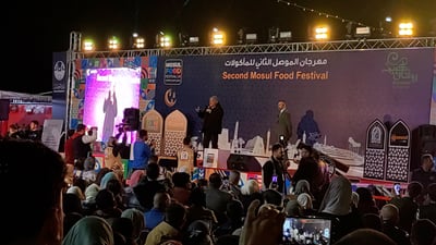آلاف الموصليين التقوا مجيد السامرائي ونجم باب الحارة “أبو غالب” على مائدة عامرة