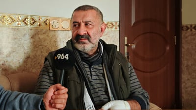 دەست و دەموچاوى سووتا؛ فەرمانبەرێکى کارەبا وردەکارى تەقینى فیدەرێکى کارەبا ئاشکرا دەکات