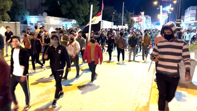 (فيديو) تظاهرة ليلية غاضبة في الديوانية: أين نوابنا؟