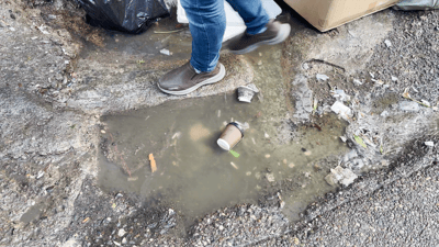 مەنهۆڵەکەی شەقامی کاوە ژیانی لە دوکاندار و رێبواران تاڵ کردووە