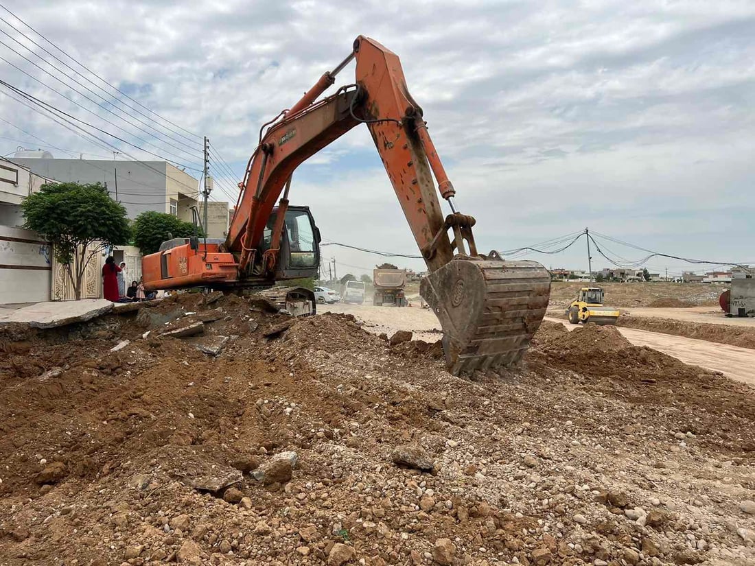 2- پڕۆژەی نۆژەنکردنەوەی سایدی دووەمی شەقامی سەرەکی ناو بازاڕ، سەنتەری لاوان لەسەر بودجەی پەرەپێدانی پارێزگای هەولێر بۆ ساڵی 2022 بە گوژمەیدوو ملیار و 536 ملیۆن و 676 هەزار دینار، كارەكانی پڕۆژەكەش رێژەی 55%ـی ئەنجامدراون و لەلایەن شارەوانییەوە سەرپەرشتی دەكرێت.