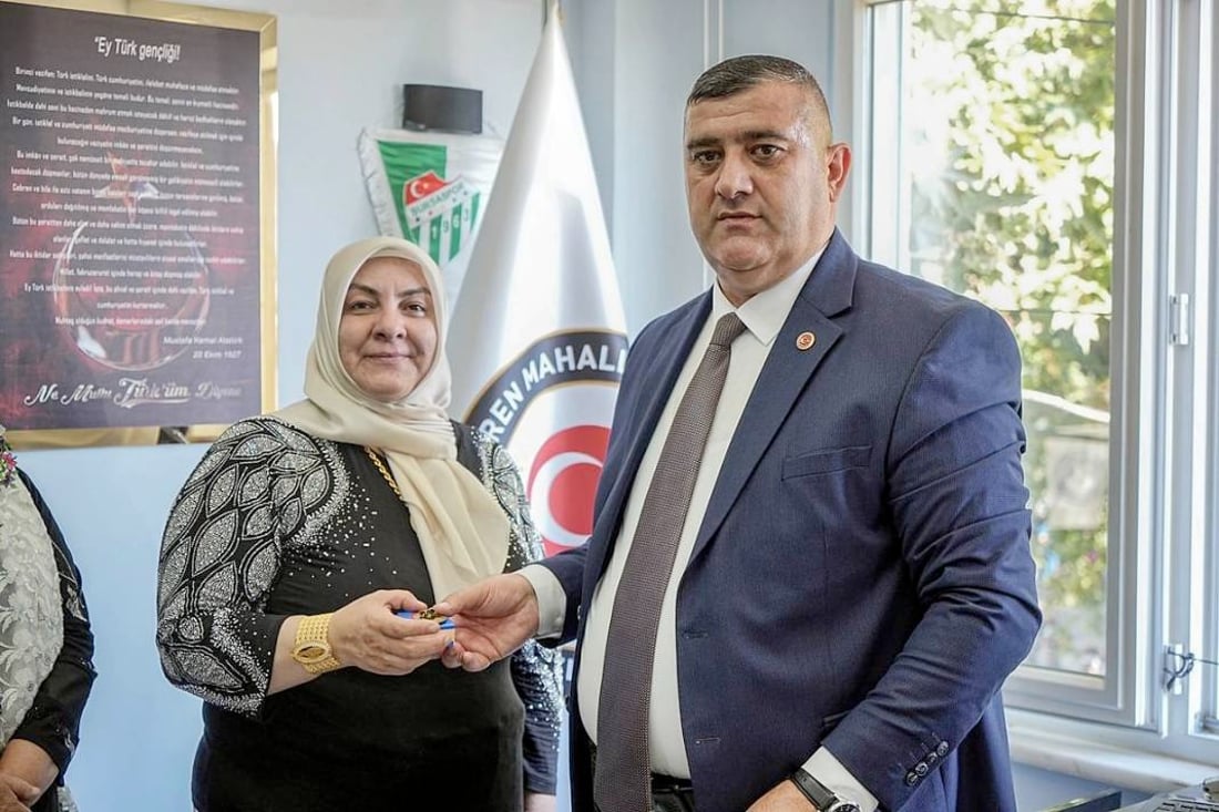 ساڵانه‌ رۆژێك پیاوان له‌ گوند ده‌رده‌كرێن و ژنان كاره‌كان راده‌په‌ڕێنن