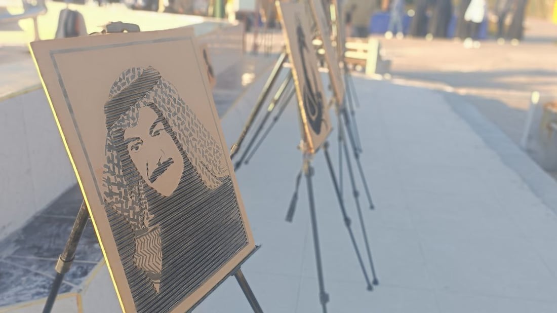 صور من أقصى العراق.. قراء الفاو يوزعون الكتب في الهواء الطلق