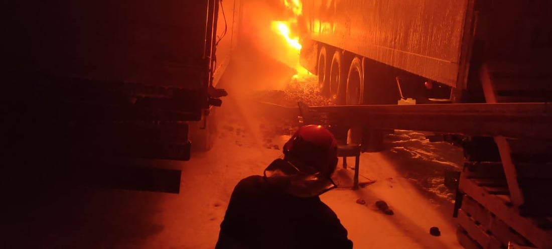 بغداد: إخماد حريق علوة الرشيد (صور)