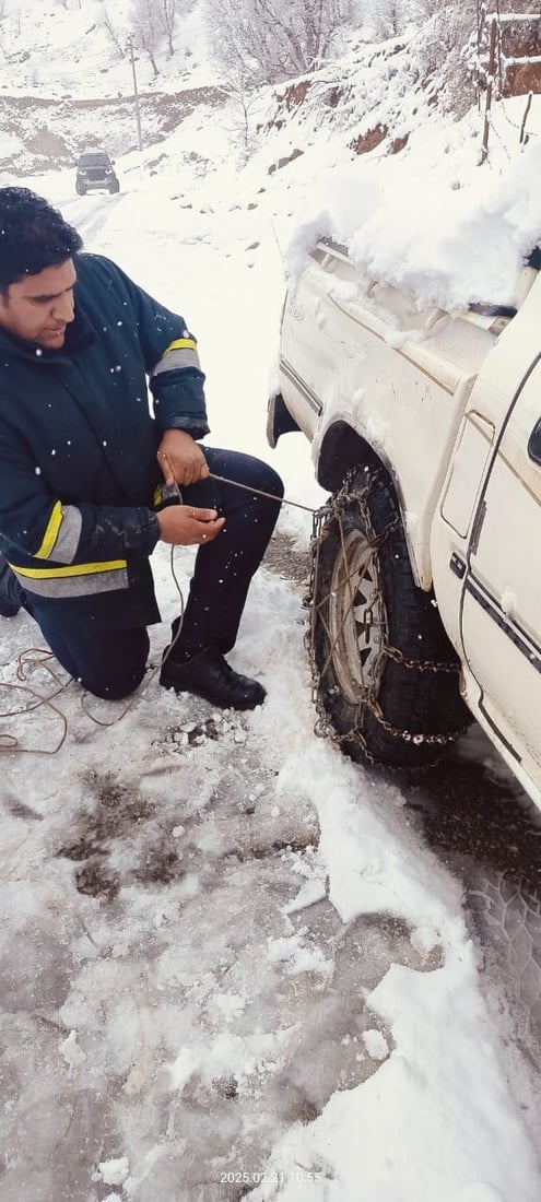 چەند پێشمەرگەیەک و ژمارەیەک هاوڵاتی لەناو بەفر رزگار کران