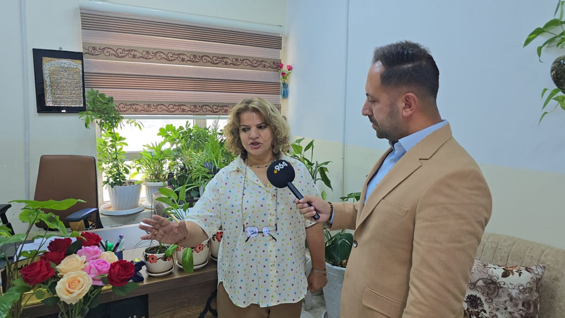 کارمەندێک لە خۆشەویستی بۆ ئیشەکەی ژوورەکەی بە گوڵ و گوڵزار رازاندووەتەوە