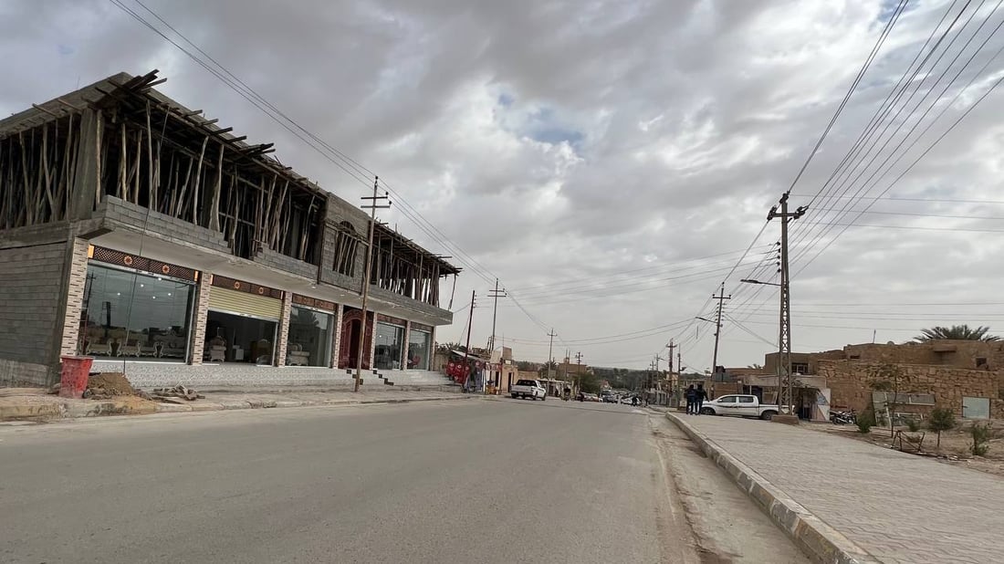 صور: النمو السكّاني وضيق الشوارع يفرضان البناء العمودي في مدينة حديثة