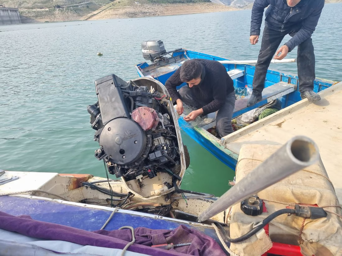 Tour boat operators in Dukan decry fishing nets