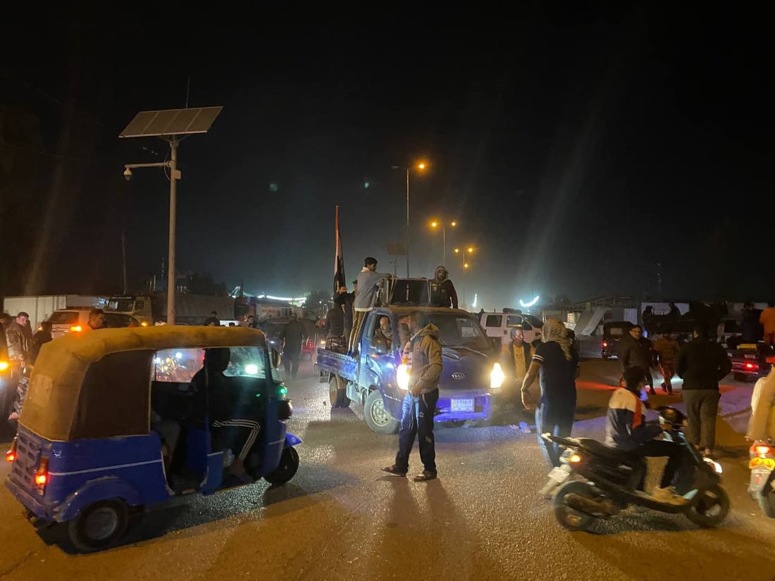 صور ليلية من المسيب: قطع طريق كربلاء – بغداد احتجاجاً على تنصيب فيحان محافظاً