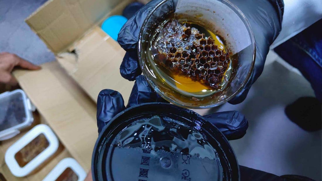 هەنگوینی نەشیاو بۆ خواردن دەستی بەسەردا گیرا