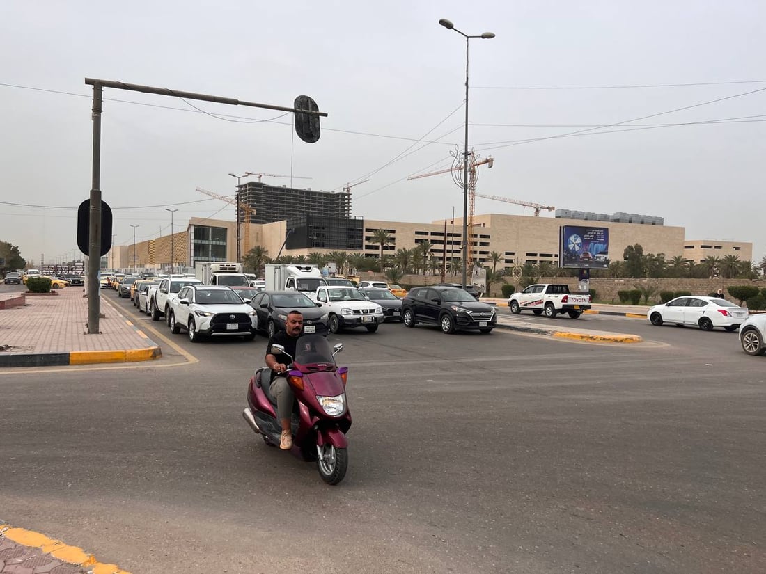 عقدة وسط بغداد “المملّة”.. عبور تقاطع المصافي يتطلب 90 دقيقة يومياً (صور)