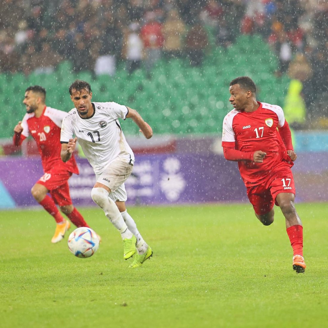 عُمان تقصي اليمن بصعوبة من كأس الخليج في البصرة
