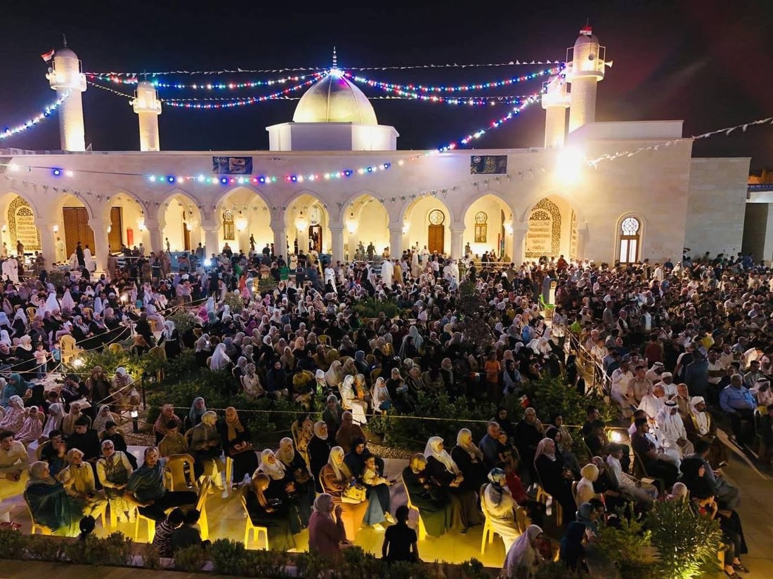 صور من جامع النوري قبل قليل: أهالي الموصل يحتشدون لإحياء المولد النبوي