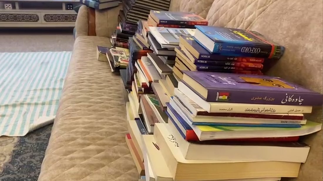 964 هەزاران کتێبی بۆ کتێبخانەی چەمچەماڵ کۆکردەوە