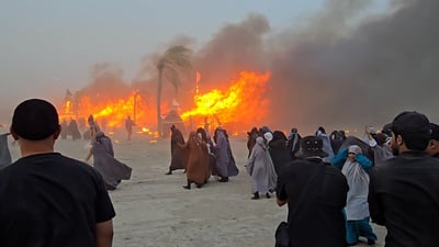 شاهد: 3 آلاف ممثل ومئات الخيول وحرب حقيقية في تشابيه سوق الشيوخ