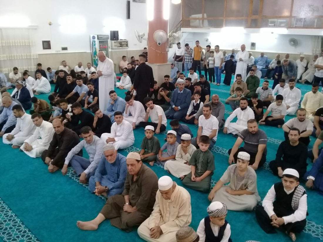 صور من مسجد خالد بن الوليد: صلاة العيد تجمع أهل آلتون كوبري بأزيائهم المتنوّعة
