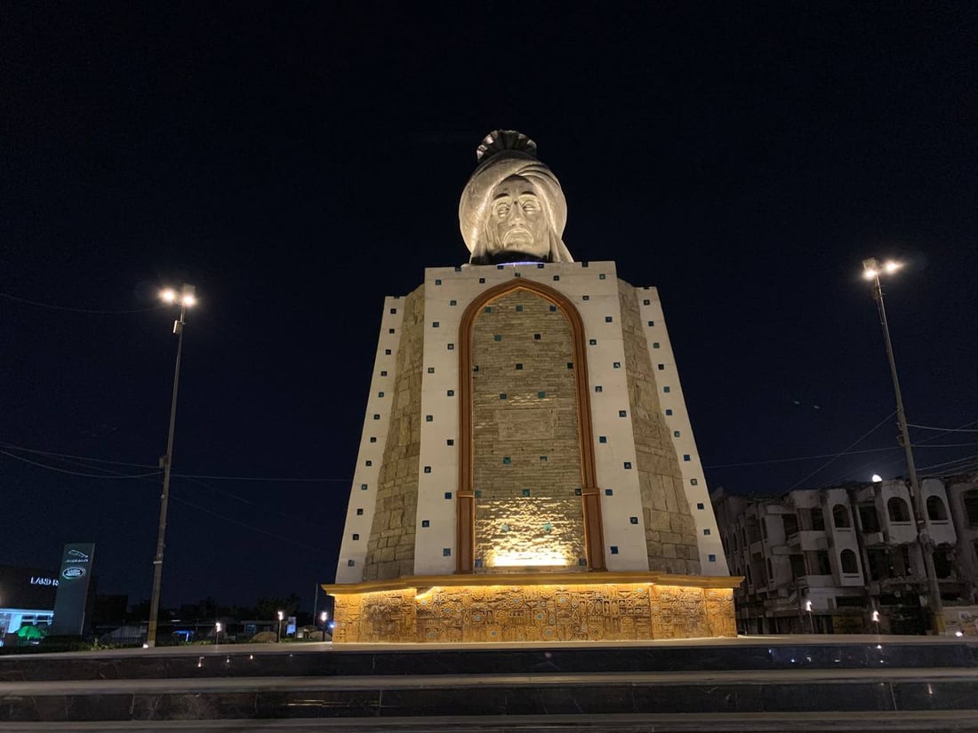 صور مدهشة من بغداد: ساحة أبو جعفر المنصور صارت أحلى الآن.. حديقة وإنارة جديدة