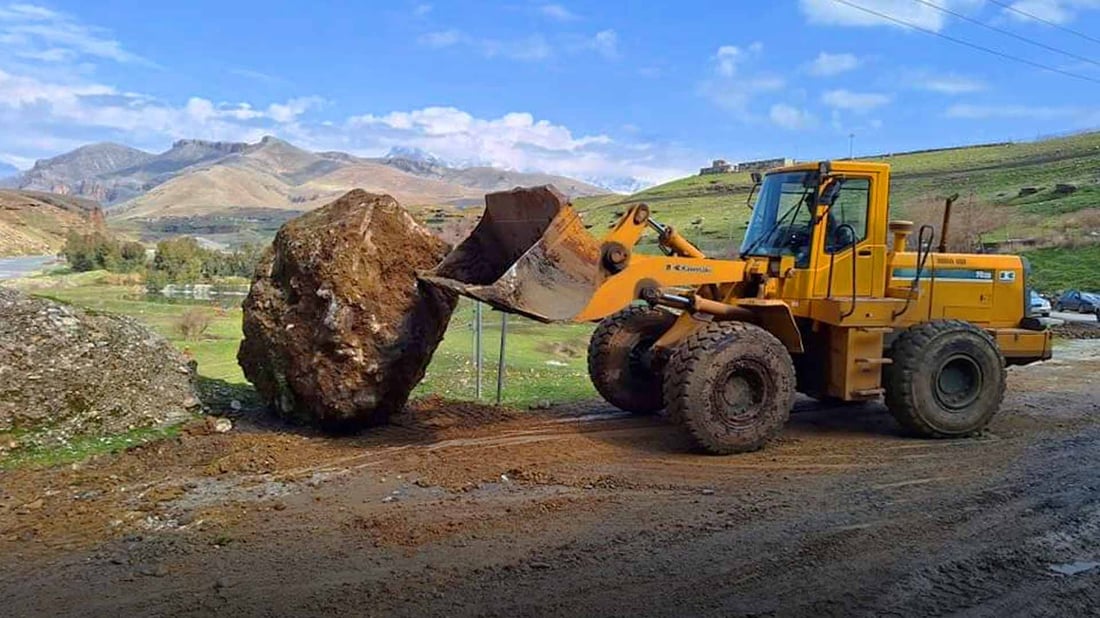 تاشەبەردێکى گەورە رێگاى گوندێکى پەکخست