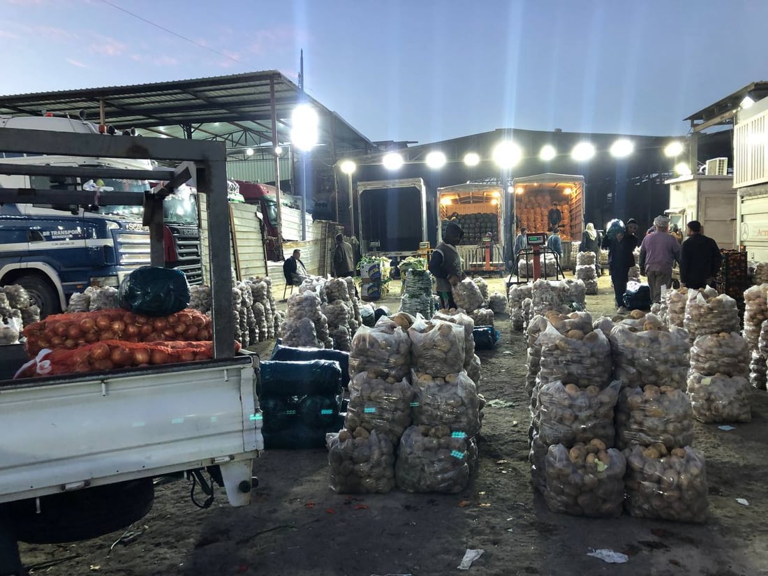 قائمة أسعار الجملة في علوة البصرة الرئيسية.. طماطة الزبير الأكثر بسوق اليوم (صور)