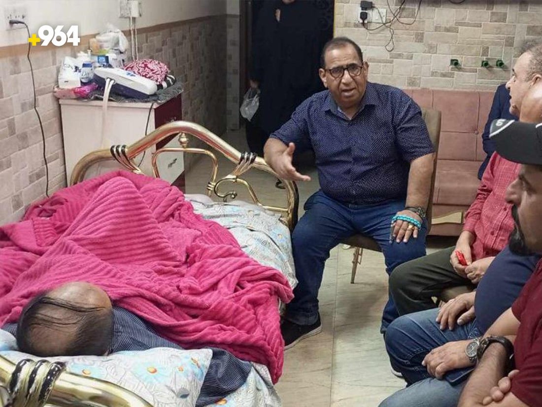 علي طاهر صانع الضحك ومقلد المطربين يفقد الحركة والنطق.. وثمن العلاج لا يتيسر