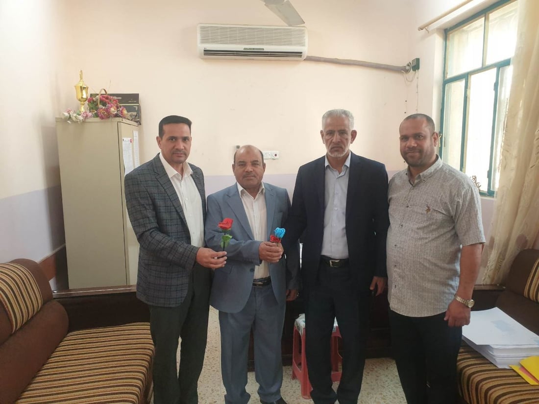 صور: حفل تكريم لشيخ المعلمين في الوركاء.. تقاعد بعد 30 عاماً من التدريس