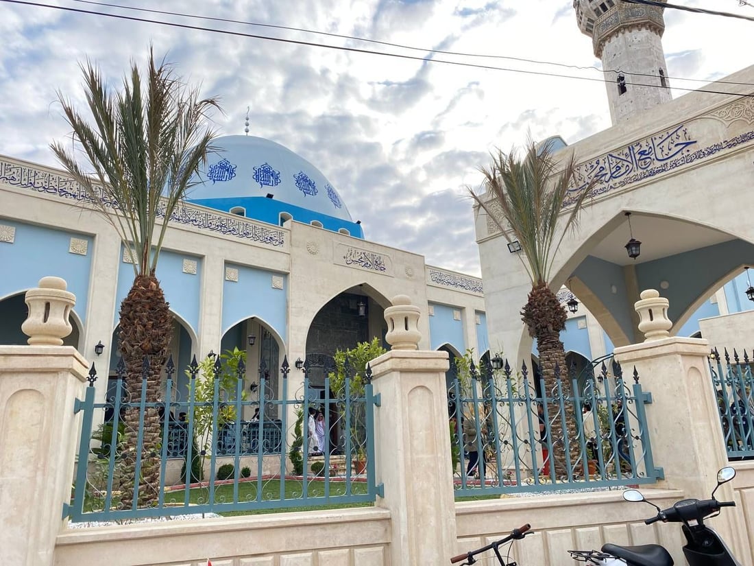لقطات مؤثرة من إعادة افتتاح جامع “الإمام محسن” بأيمن الموصل