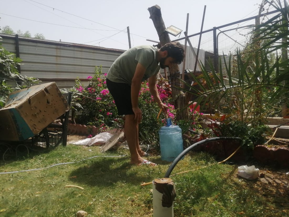 طفح الكيل في أبودشير: 6 أحياء تحفر الآبار.. وأمانة بغداد تعد بفرج قريب (صور)