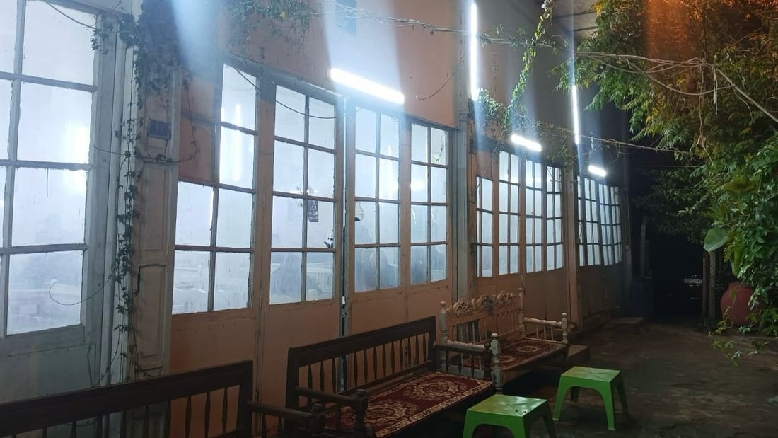 كان يضم ركناً لأهل كربلاء.. صور من مقهى محمد غايب في الأعظمية بشروطه الصارمة!