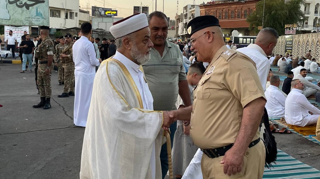 صور: حشود في أبو حنيفة لأداء صلاة العيد.. الطه يدعو لنصرة غزة