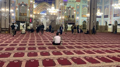 مامۆستاکەی مزگەوتی جەلیل خەیات زوو نوێژی دەستپێکردووە