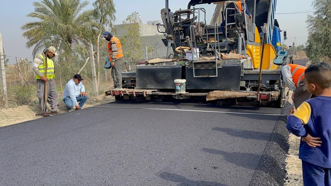 صور: “عرب شوكة” تودع “سنوات الطين”.. التبليط يصل المنطقة المنسية في هبهب